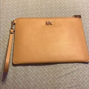 Michael kors wristlet